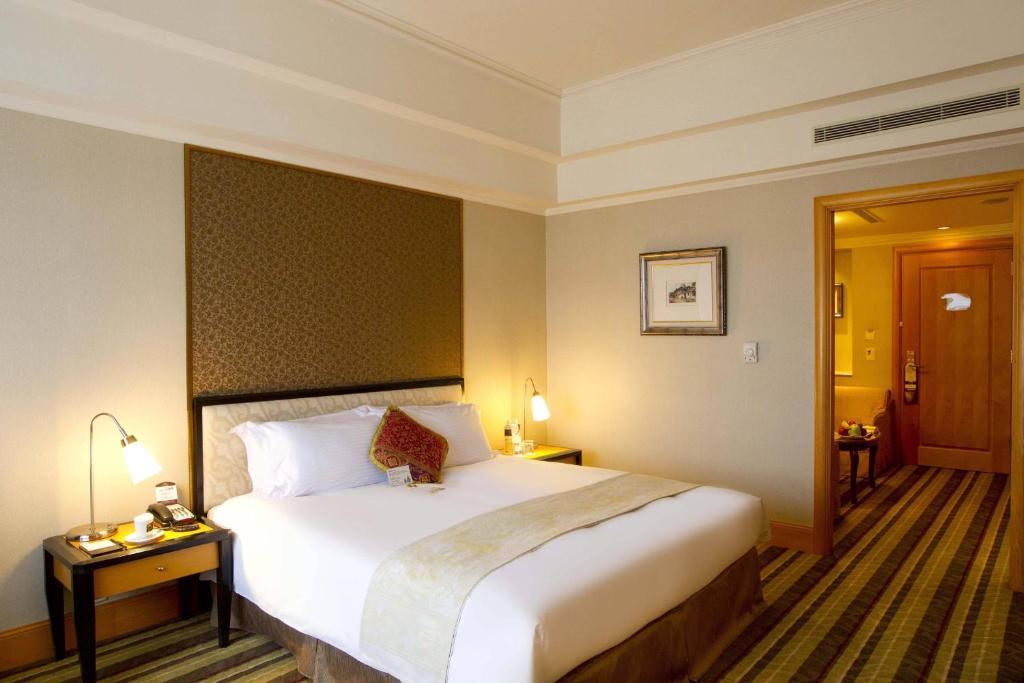 The Lees Hotel Kaohsziung Kültér fotó A room at the hotel